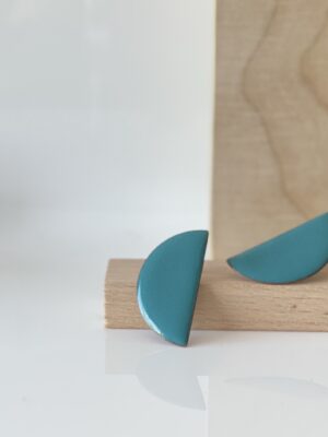 Boucles d’oreilles minimalistes en émail
