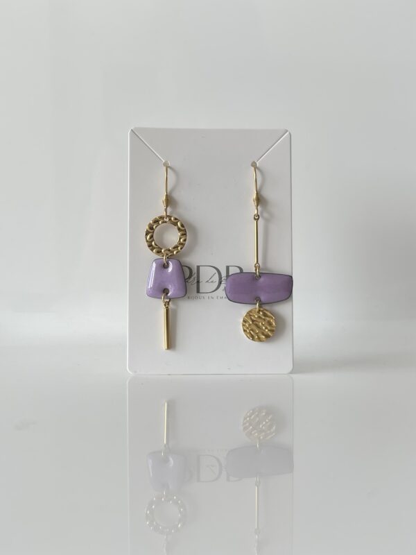 Boucles d’oreilles asymétriques mauve et doré