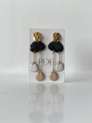 img_5102 Boucles d’oreilles pendantes noir ivoire et beige