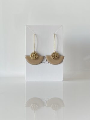 img_5290 Boucles d’oreilles éventail beige et doré