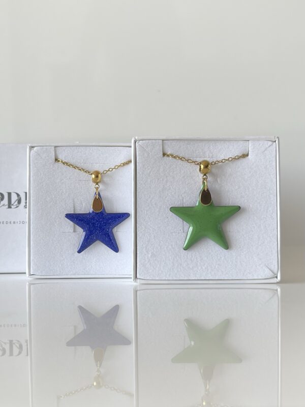 img_5313-3 Pendentif étoile en émail sur chaîne dorée