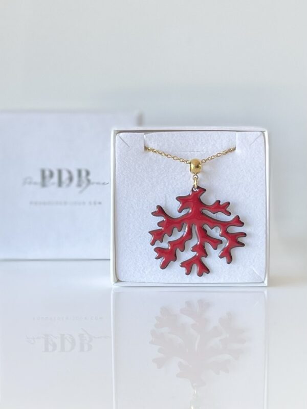 img_5486 Pendentif corail en émail sur chaîne dorée