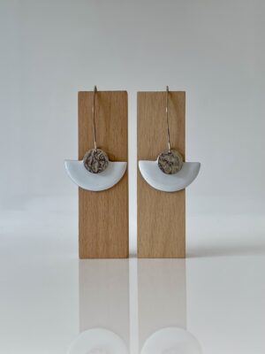 Boucles d’oreilles éventail blanc et argenté